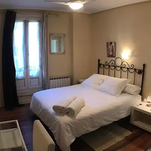 Anne , Saint-Sébastien Espagne